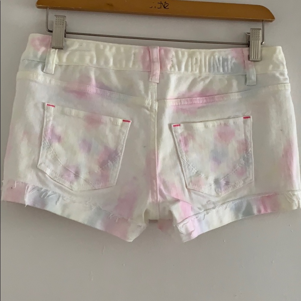 Shorts - Picture 3 of 5